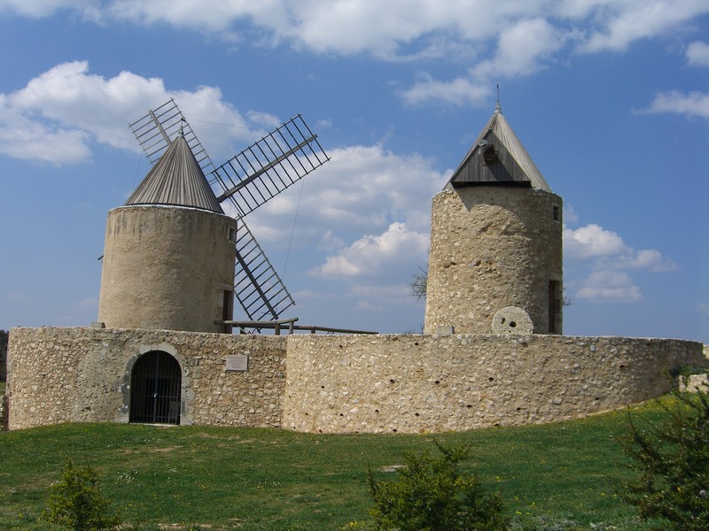 MOULINS.JPG
