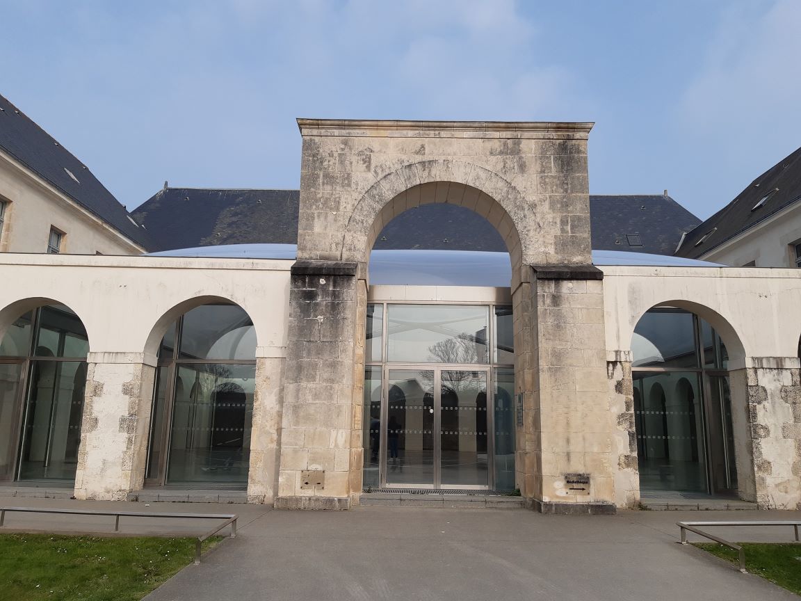 (slam).jpg